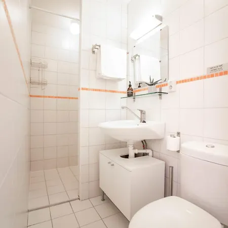 19 With Private Parking Ferienhaus