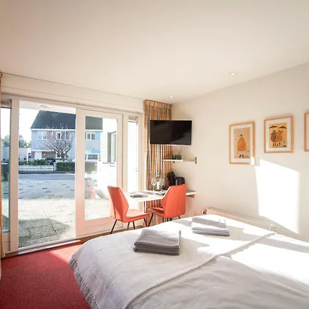 19 With Private Parking Ferienhaus *