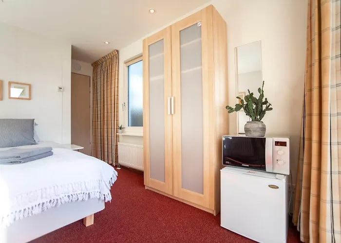 19 With Private Parking Nyaraló