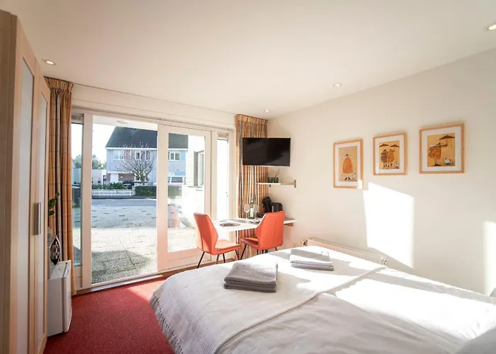 19 With Private Parking Nyaraló *