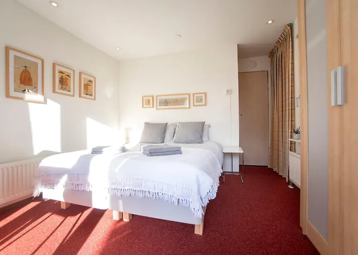 19 With Private Parking Nyaraló Zandvoort