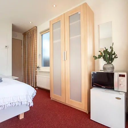 19 With Private Parking Holiday home