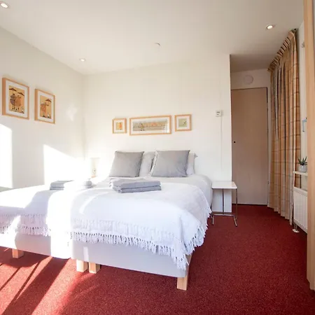 19 With Private Parking Prázdninový dům Zandvoort